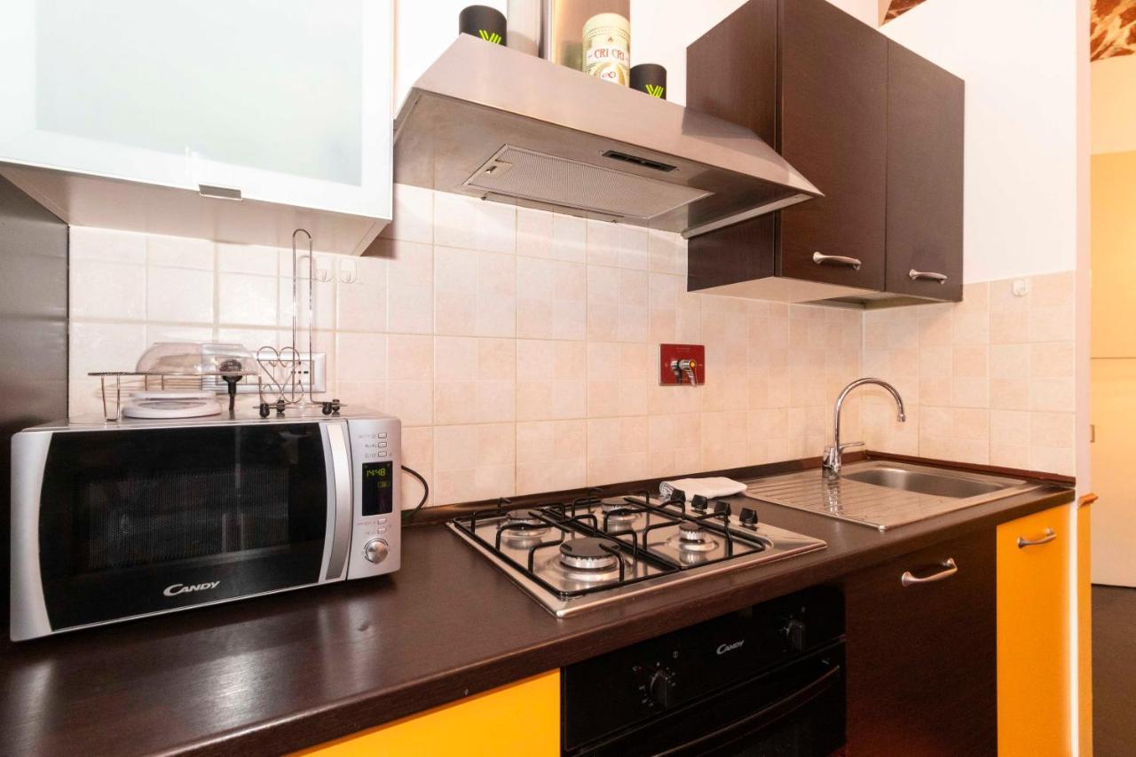 Colourful & Cozy Apartment Cenisia Turin Exterior photo